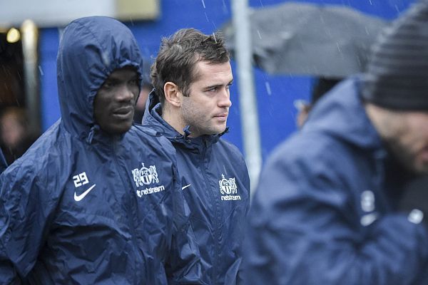 Хююпя отсрочил дебют Кержакова