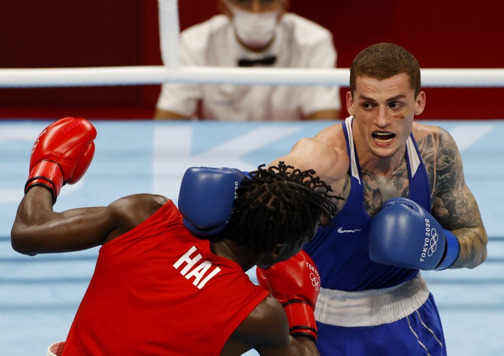 Призер Олимпийских игр Глеб Бакши выставил подаренный автомобиль на продажу