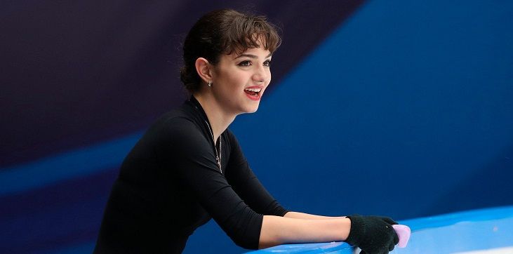 Медведева и Туктамышева провели последнюю тренировку перед короткой программой финала Кубка России. Трейси Уилсон улыбалась, Алексей Мишин хмурился Медведева и Туктамышева провели последнюю тренировку перед короткой программой финала Кубка России. Трейси Уилсон улыбалась, Алексей Мишин хмурился