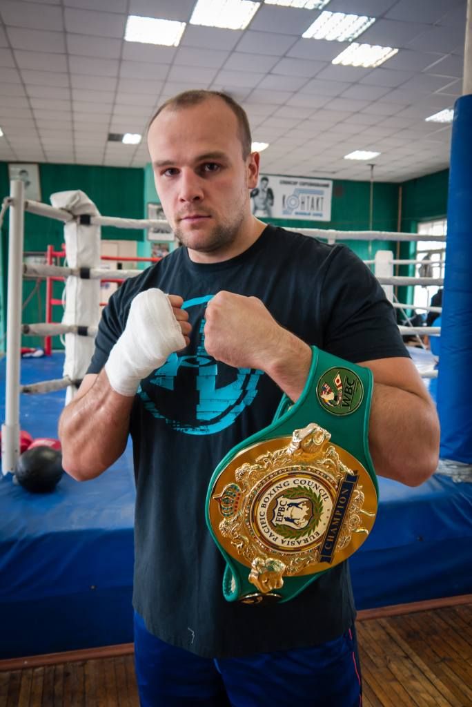 Кузьмин чемпион WBC Евразия 2016.jpg