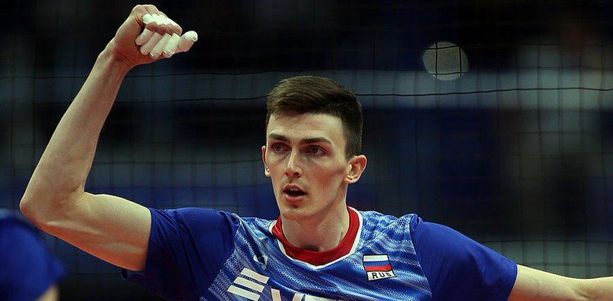 Ведущий блокирующий сборной России досрочно покинул чемпионат Европы