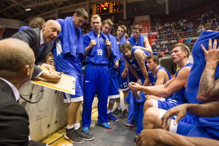 «Нижний Новгород» разгромил «Зенит» «Нижний Новгород» разгромил «Зенит»