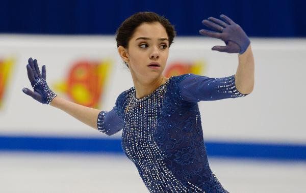 Медведева выиграла короткую программу на командном чемпионате мира