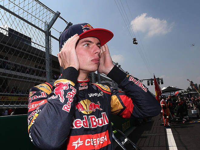 Ферстаппен выиграл Гран-при Малайзии, Феттель прорвался с 20-го места на четвертое Ферстаппен выиграл Гран-при Малайзии, Феттель прорвался с 20-го места на четвертое