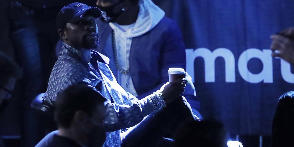 Мейвезер может уйти из бокса после боя с блогером