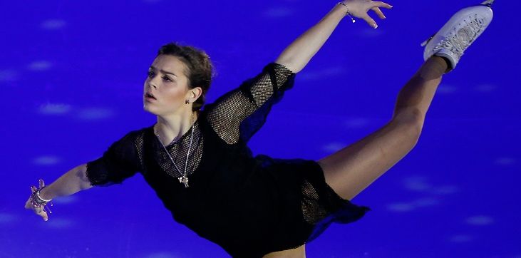 «Лизка прыгает тройной аксель, а я думаю: блин, как она это делает? И четверные я не умею». Пора устраивать проводы Сотниковой-спортсменки