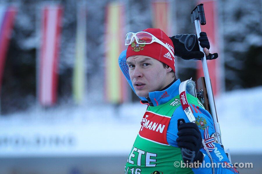 Матвей Елисеев одержал победу в индивидуальной гонке на кубке IBU