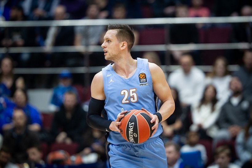 Понитка остается в «Зените» на три года