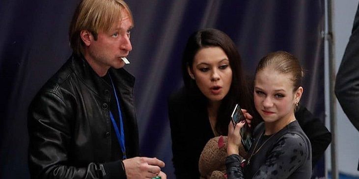 Что происходит у Трусовой в Академии Плющенко? Три главные интриги московского этапа Кубка России