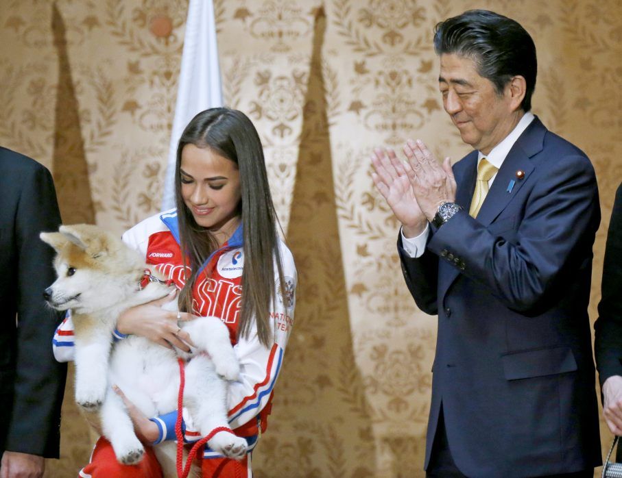 Загитова на японском выразила соболезнования в связи с гибелью Синдзо Абэ Загитова на японском выразила соболезнования в связи с гибелью Синдзо Абэ