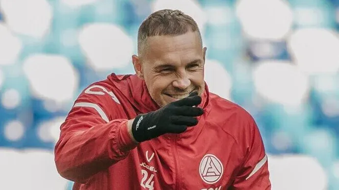 Бывший тренер Дзюбы заявил, что Артем больше не станет чемпионом России