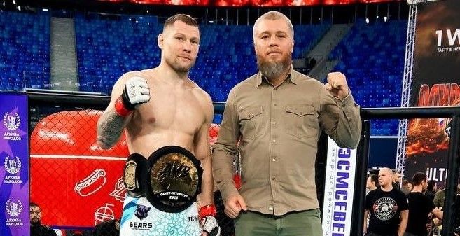 Боец команды «Сечь Про» Владислав Деревенских стал первым чемпионом петербургской MMA‑лиги ДМВ