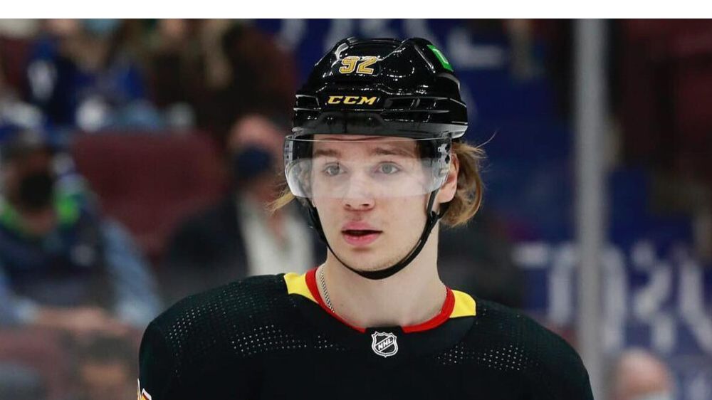 Шайба Подколзина вынудила «Флориду» заменить Бобровского на Тарасова в матче НХЛ