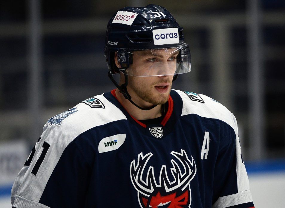 Коваленко может продолжить карьеру в НХЛ, несмотря на переход прав к ЦСКА Коваленко может продолжить карьеру в НХЛ, несмотря на переход прав к ЦСКА