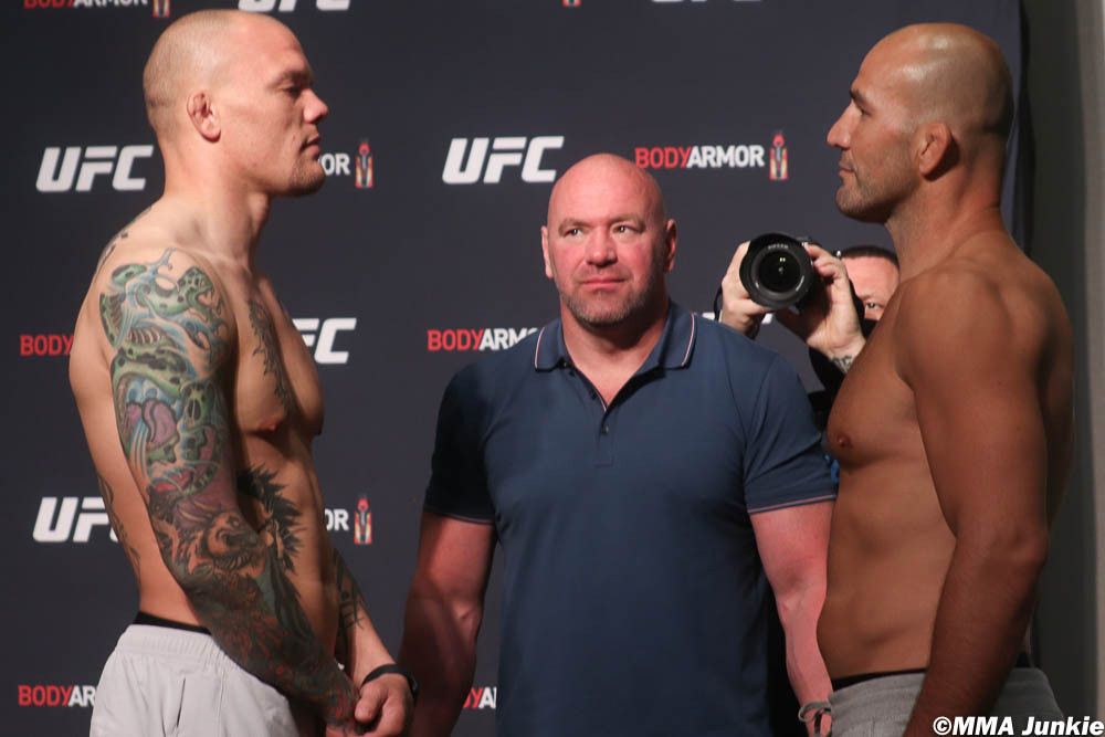 UFC Fight Night 171 завершился четвертой подряд победой Гловера Тейшейры UFC Fight Night 171 завершился четвертой подряд победой Гловера Тейшейры