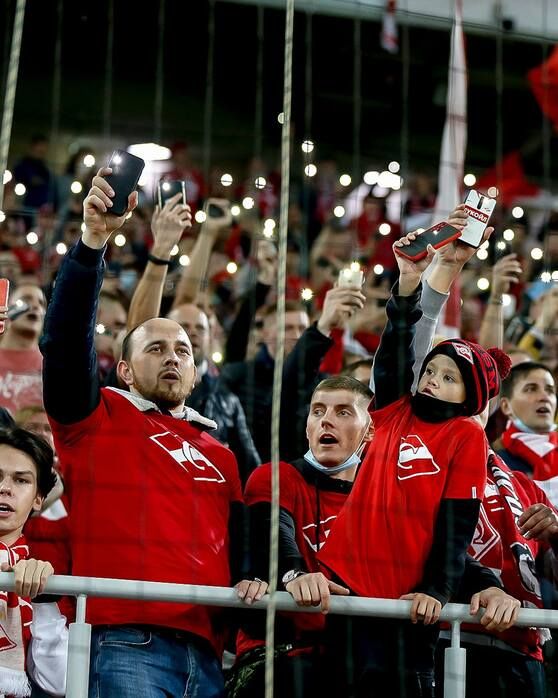 Московские клубы рискуют играть в октябре без зрителей