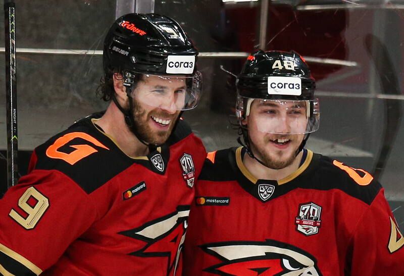 «Авангард» сделал канадца Найта самым высокооплачиваемым игроком КХЛ «Авангард» сделал канадца Найта самым высокооплачиваемым игроком КХЛ