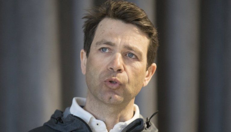 Бьорндален рассказал, как Логинову вернуть уважение