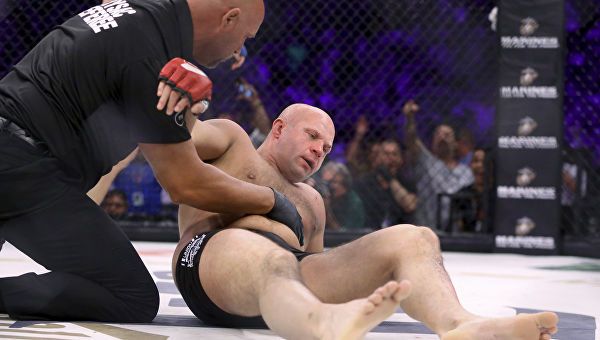 Федор Емельяненко подписал новый контракт с Bellator
