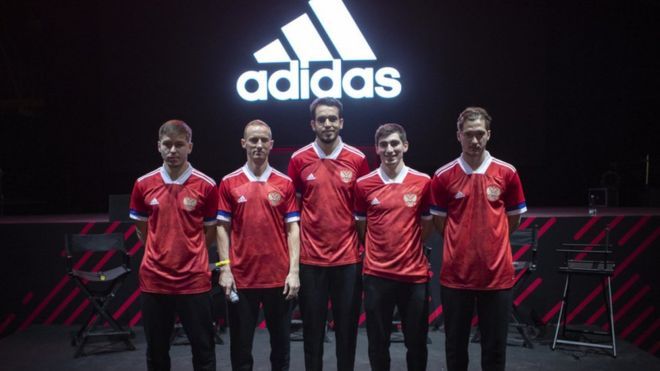 Adidas сшил форму для сборной России без разрешения