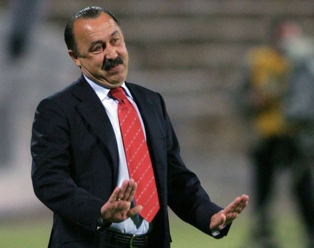 Александр Тарханов: Газзаев стремится видоизменить все в нашем футболе, но с Мутко соперничать будет сложно Александр Тарханов: Газзаев стремится видоизменить все в нашем футболе, но с Мутко соперничать будет сложно