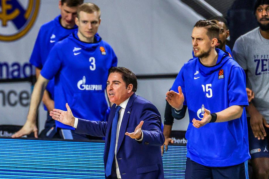 «Зенит» начал возвращать деньги по абонементам