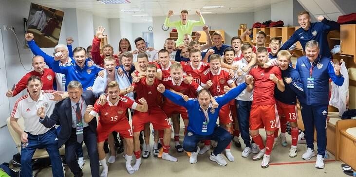 Главный тренер «молодежки» признался, за кем следит Станислав Черчесов