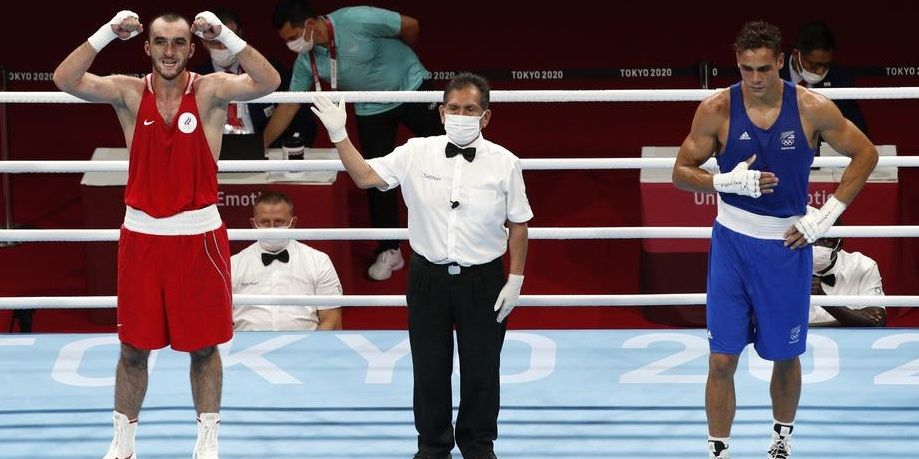 Боксер Гаджимагомедов поборется за медаль на Олимпиаде-2020