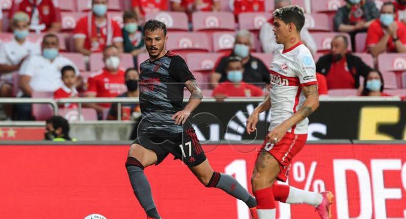 Прудников заявил, что «Спартак» не должен возвращать Айртона из аренды во «Фламенго» Прудников заявил, что «Спартак» не должен возвращать Айртона из аренды во «Фламенго»