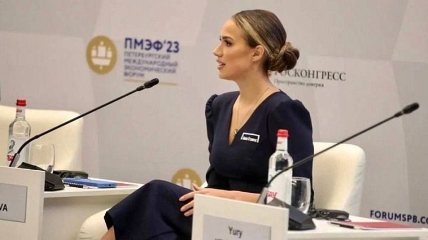 Загитова проехала на красный сигнал светофора.