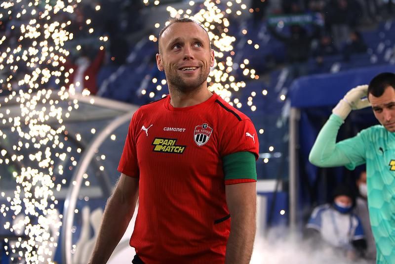 Глушаков считает, что школьный физрук лучше понимает футбол, чем Рианчо Глушаков считает, что школьный физрук лучше понимает футбол, чем Рианчо