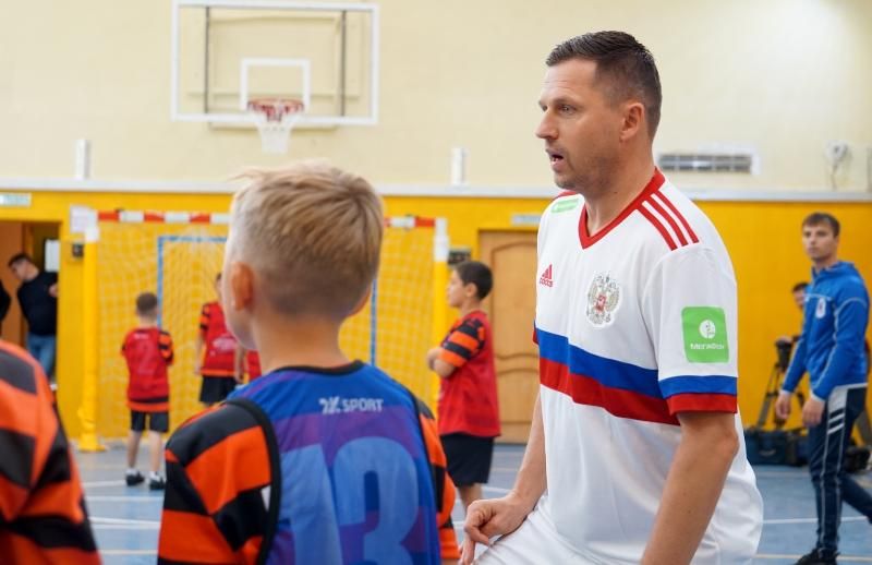 Первые футбольные уроки провели новые участники проекта «Футбол в школе» Первые футбольные уроки провели новые участники проекта «Футбол в школе»