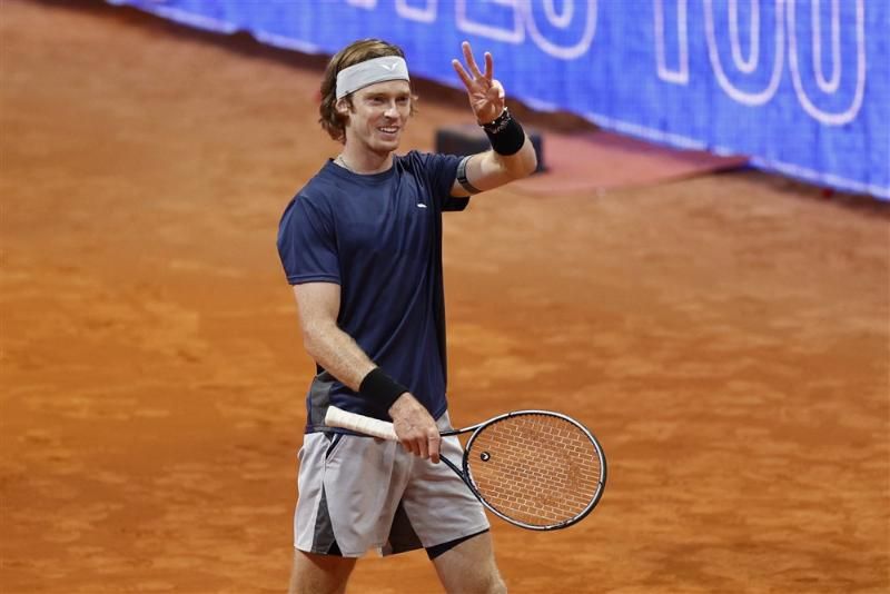 Чесноков выделил выступление Рублева среди россиян на «Мастерсе» в Мадриде Чесноков выделил выступление Рублева среди россиян на «Мастерсе» в Мадриде