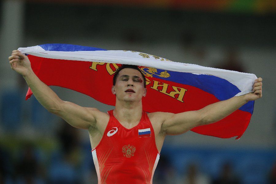 Россиянин Власов взял золото на чемпионате мира 