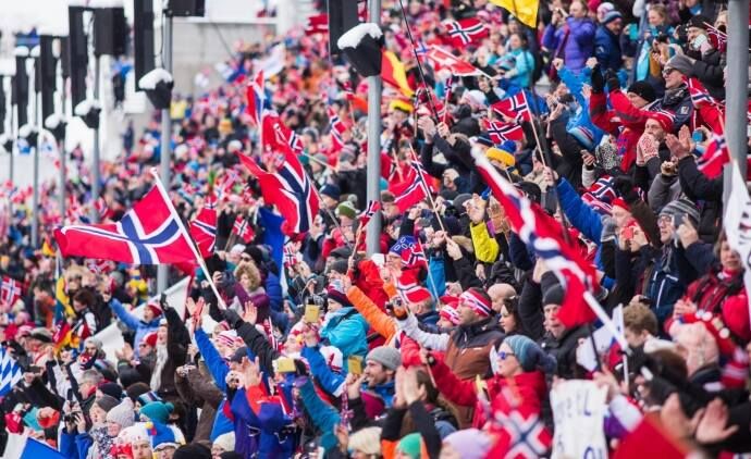 IBU пояснил ограничения в соцсетях для биатлонистов России