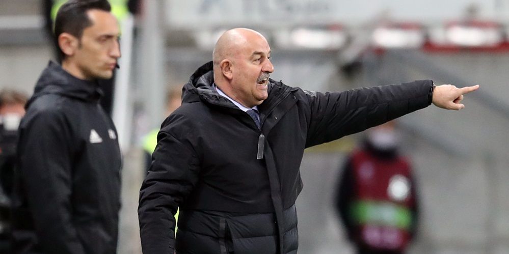 Черчесов в прямом эфире объяснил обратную замену Мостового