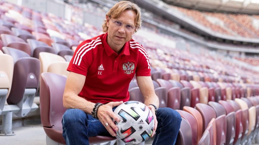 Валерий Карпин продлил контракт со сборной России
