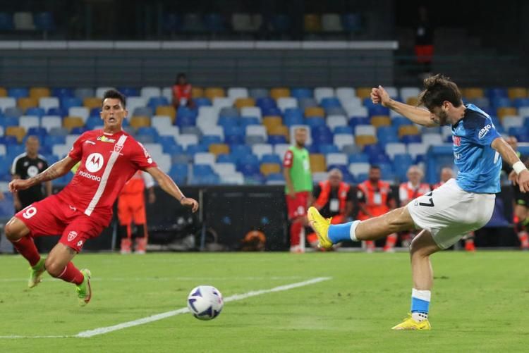 Голевая Кварацхелии помогла «Наполи» разгромить «Ливерпуль» Голевая Кварацхелии помогла «Наполи» разгромить «Ливерпуль»