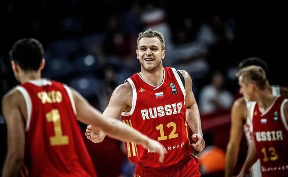 Форвард «Зенита» о карантине: Купили настольные игры, играем в пинг-понг, смотрим много фильмов