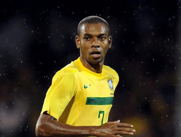 Бразильские чиновники попросили фанатов не травить Фернандиньо