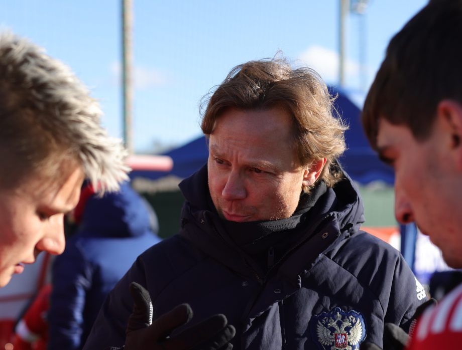 Карпин рассказал, что не вел переговоры о новом контракте со сборной России Карпин рассказал, что не вел переговоры о новом контракте со сборной России