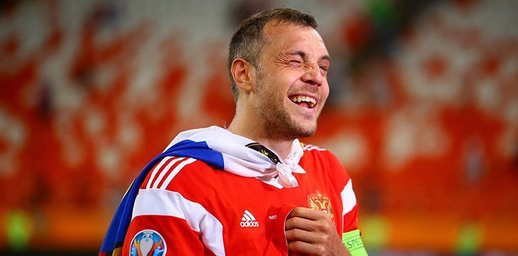 Артем Дзюба: Когда играет сборная России, уважаемые фанаты должны засунуть себе в одно место все клубные принадлежности