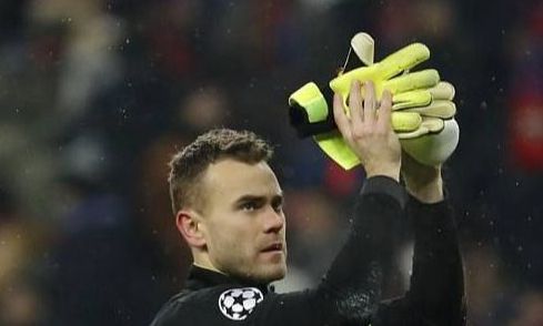 Хомуха: С Акинфеевым ЦСКА намного увереннее, чем без него