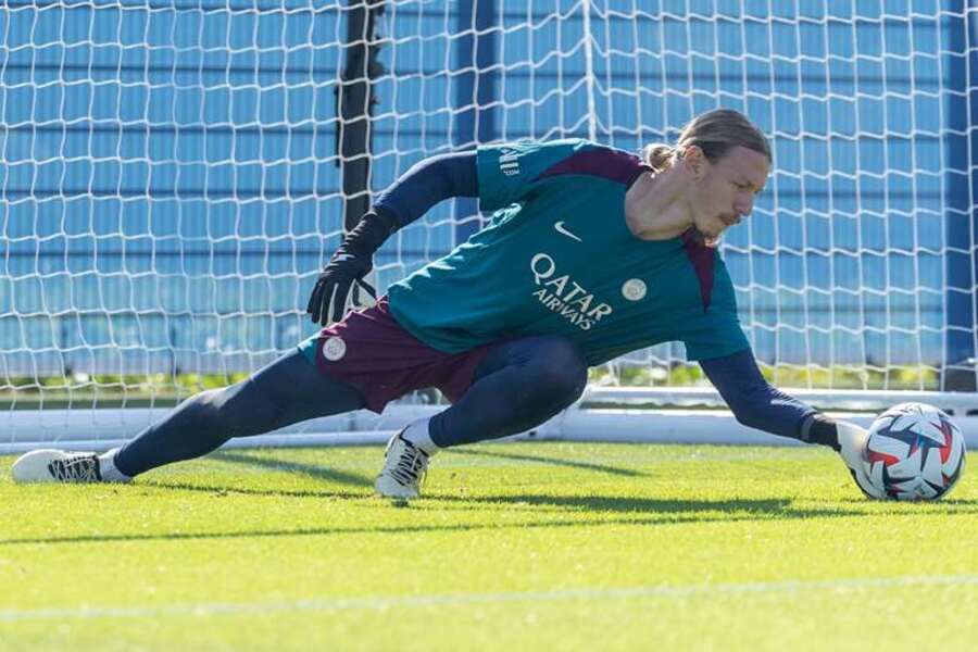 ‎Агент: Сафонову надо уйти в аренду. Доннарумма вряд ли останется в «ПСЖ»