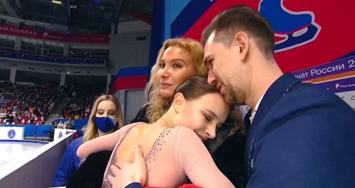 Тутберидзе, Щербакова и Глейхенгауз.jpg