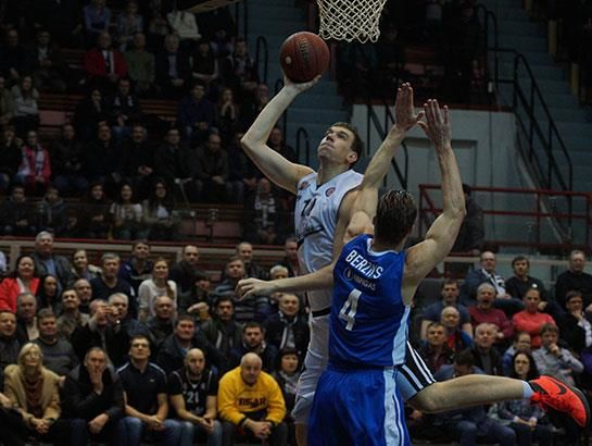 «Зенит» проиграл «Автодору», несмотря на 23 очка Тимма «Зенит» проиграл «Автодору», несмотря на 23 очка Тимма