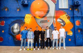 Коллаборация спорта и искусства: в фудмолле ДЕПО открылся мурал, созданный художником Shozy и звездами российского спорта