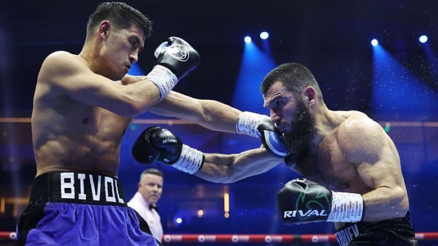 WBC обязал Бивола провести следующий бой против Давида Бенавидеса
