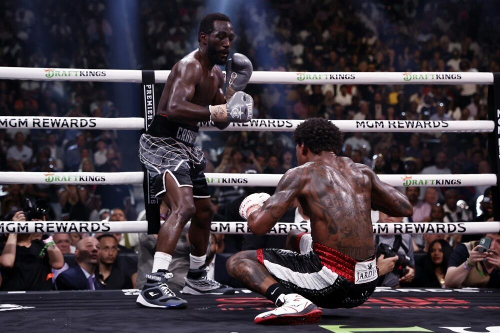 Кроуфорд стал абсолютным чемпионом мира, нокаутировав Спенса