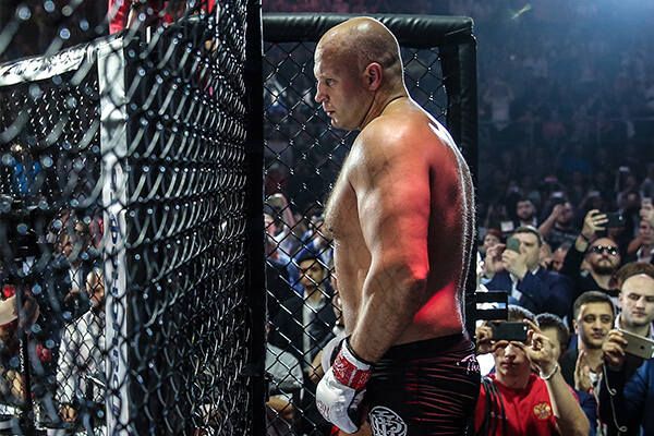 Емельяненко проиграл Митриону после нокаута на второй минуте